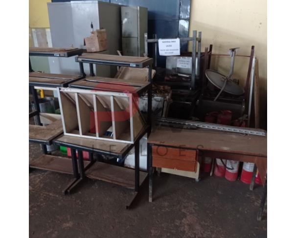 Foto de LOTE CONTENDO MOBILIÁRIOS DIVERSOS, NO ESTADO EM QUE SE ENCONTRAM. 