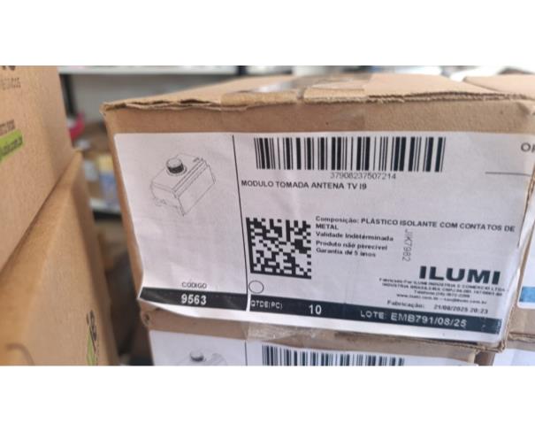 Foto de LOTE COM APROX. 400 MÓDULO DA TOMADA 2P + T 10A 250V, LINHA PLUZI, ENTRE OUTROS, NO ESTADO EM QUE SE ENCONTRAM.