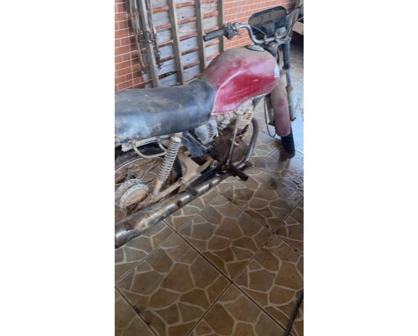 Foto de MOTOCICLETA, HONDA/CG 125 TITAN, VERMELHA, 1999/1999, GASOLINA, CHASSI: 9C2JC2500XR173877, RENAVAM: 730279529, NO ESTADO EM QUE SE ENCONTRA.
