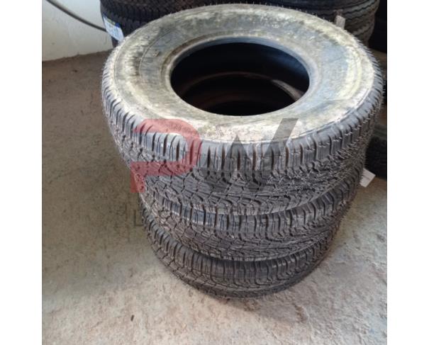 Foto de LOTE CONTENDO APROX. 29 PNEUS NOVOS SENDO: 16 PNEUS RADIAIS 265/70 R 16 DUNLOP; 10 PNEUS RADIAIS 265/70 R 16 GOODYEAR WRANGLER; 03 PNEUS RADIAIS 265/70 R 16 TOLEDO  CROSS; NO ESTADO EM QUE SE ENCONTRAM.