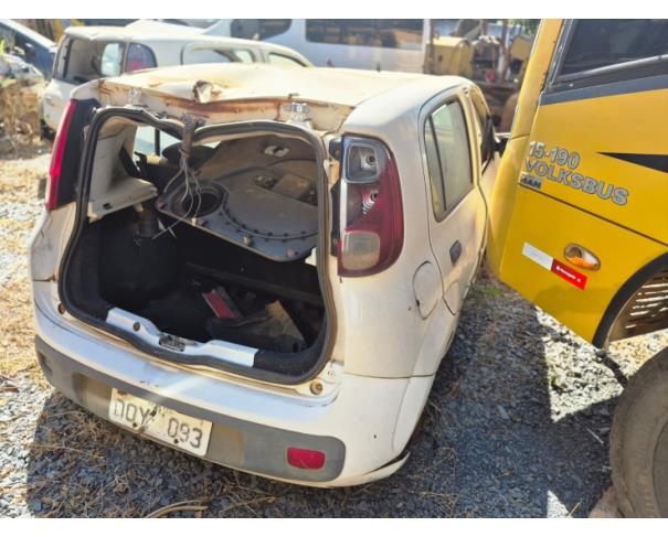 Foto de AUTOMOVEL FIAT/UNO VIVACE 1.0, ALCOOL/GASOLINA, BRANCA, 2012/2013, CHASSI: 9BD195152D0404950, RENAVAM: 00490590233, NO ESTADO EM QUE SE ENCONTRA. 