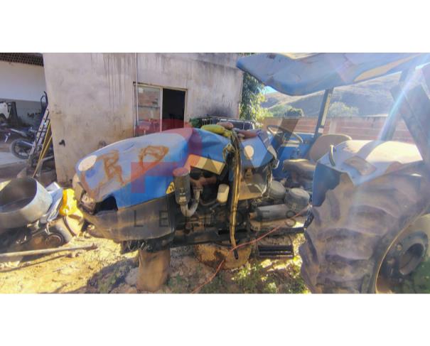 Foto de TRATOR NEW HOLLAND TT4030, AZUL, SERIE: 87557214, CHASSI: HCCZ4030JGCG47971, NO ESTADO EM QUE SE ENCONTRA.