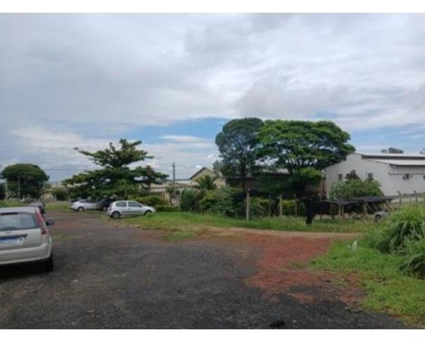 Foto de Lote nº 37, Quadra nº 06, situado na Rua Araxá, no loteamento denominado Distrito Industrial, Araxá/MG, com área de 1.721,00m² , matriculado sob nº 19.558 no Registro de Imóveis de Araxá.