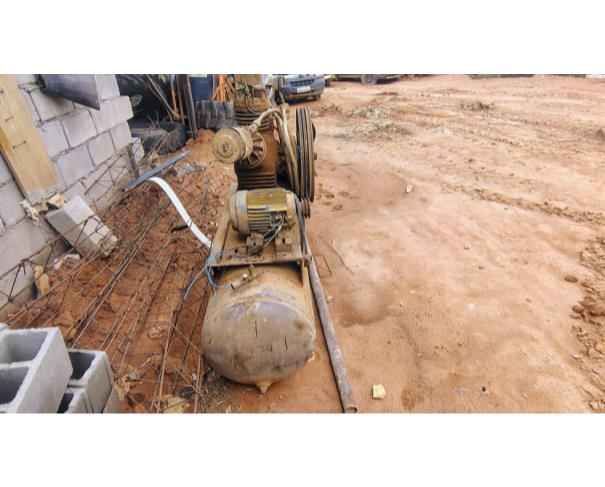 Foto de LOTE CONTENDO 01 COMPRESSOR, NO ESTADO EM QUE SE ENCONTRA.