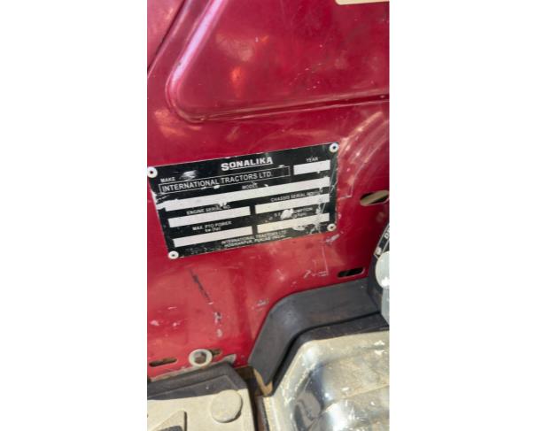 Foto de TRATOR YANMAR SOLIS LX 4WD, COR VERMELHA, ANO 2022, NO ESTADO EM QUE SE ENCONTRA.