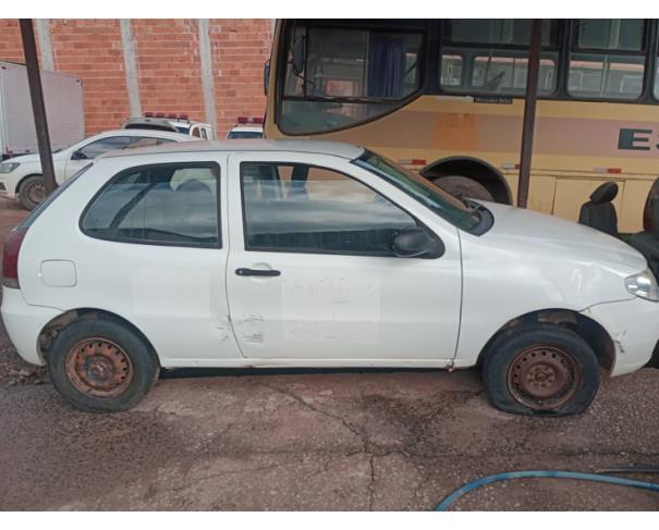 Foto de AUTOMOVEL FIAT/PALIO FIRE, ALCOOL/GASOLINA, BRANCA, 2014/2015, CHASSI: 9BD17102ZF7512668, RENAVAM: 01034167445, NO ESTADO EM QUE SE ENCONTRA. 