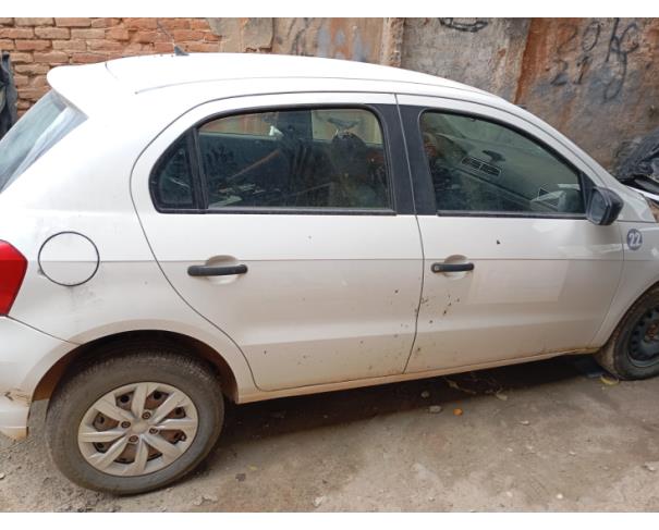 Foto de AUTOMOVEL VW/GOL 1.0L MC4, ALCOOL/GASOLINA, BRANCA, 2019/2020, CHASSI: ...25216, NO ESTADO EM QUE SE ENCONTRA.