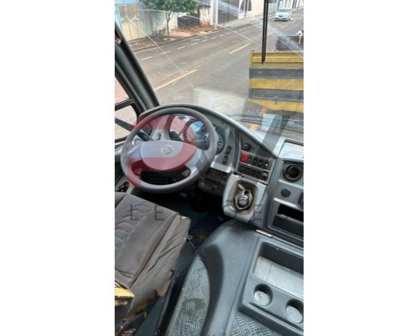 Foto de ONIBUS, MPOLO/VOLARE V8L 4X4 EO, AMARELA, 2014/2014, DIESEL, CHASSI: 93PB58M1MEC052883, RENAVAM: 01155067301, NO ESTADO EM QUE SE ENCONTRA.