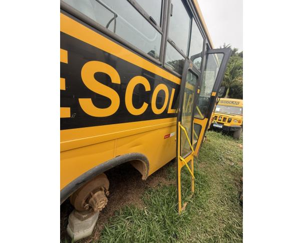 Foto de ONIBUS MPOLO/VOLARE V8L 4X4 EO, DIESEL, AMARELA, 2013/2014, CHASSI: 93PB58M1MEC050592, RENAVAM: 00995803790, NO ESTADO EM QUE SE ENCONTRA.