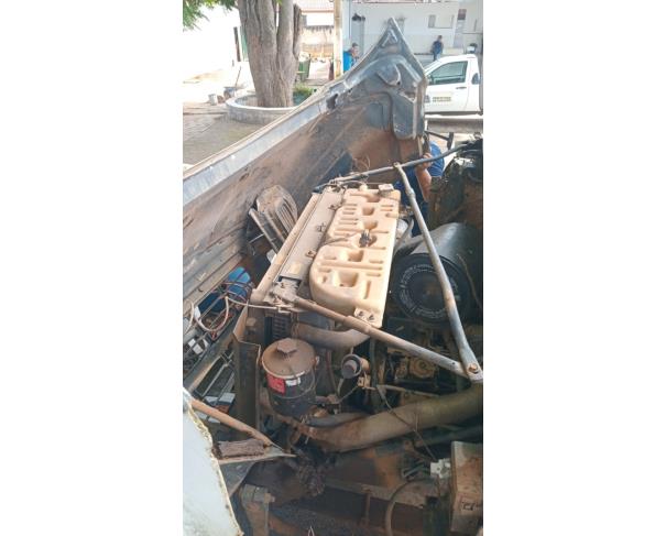 Foto de CAMINHAO FORD/F14000 160, DIESEL, BRANCA, 2000/2000, CHASSI: 9BFXK84F7YD029785, RENAVAM: 00734380810, NO ESTADO EM QUE SE ENCONTRA.