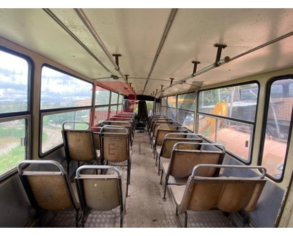 Foto de Ônibus MB 1113, placa GTK-3593, cor amarelo, chassi 34405811657903, ano/modelo 1984/1985. No estado e condições que se encontra.