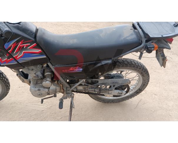 Foto de PAS/MOTOCICLETA HONDA/XRL 125 ES, GASOLINA, 2001/2001, PRETA, RENAVAM: 756936977, CHASSI: 9C2JD17201R008111, NO ESTADO EM QUE SE ENCONTRA.