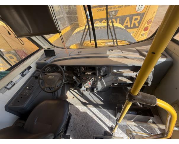 Foto de ONIBUS IVECO/WAYCLASS 70C17HDE, DIESEL, AMARELA, 2016/2016, CHASSI: 93ZL68C01G8469242, RENAVAM: 01096011082, NO ESTADO EM QUE SE ENCONTRA. 