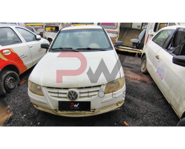 Foto de AUTOMOVEL VW/GOL 1.0 GIV, 2013/2014, BRANCA, ALCOOL/GASOLINA, CHASSI: ...45938, NO ESTADO EM QUE SE ENCONTRA.