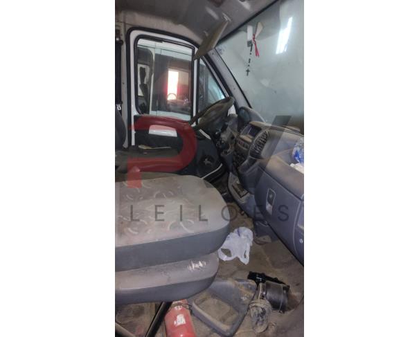 Foto de MICROONIBUS CITROEN/JUMPER M33M 23S, BRANCA, 2013/2014, DIESEL, CHASSI: 935ZBWMMBE2128352, RENAVAM: 00597082227, NO ESTADO EM QUE SE ENCONTRA.