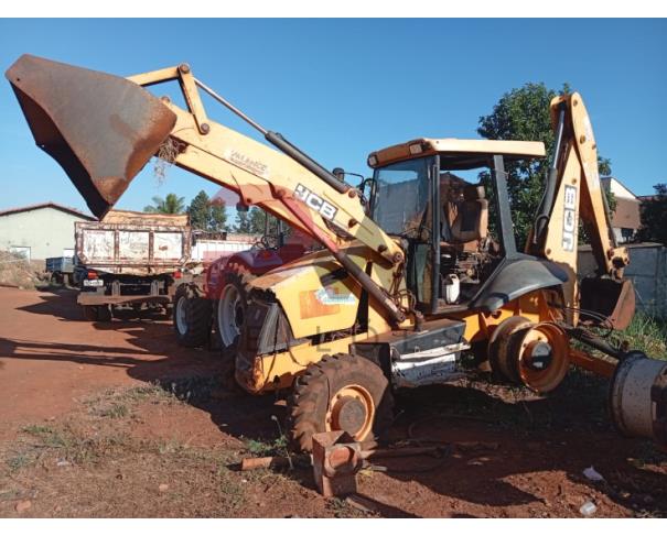 Foto de RETROESCAVADEIRA JCB, 4X4, ANO 2012,NUMEROS DE PLAQUETA 9B9214T74DBDT4524 - *S1N028445* - 441/00760/12/106587 – JCB2132524JCB – 448/57470/12/72425 – 450/44800/07/15113 – 03/2200, NO ESTADO EM QUE SE ENCONTRA. 