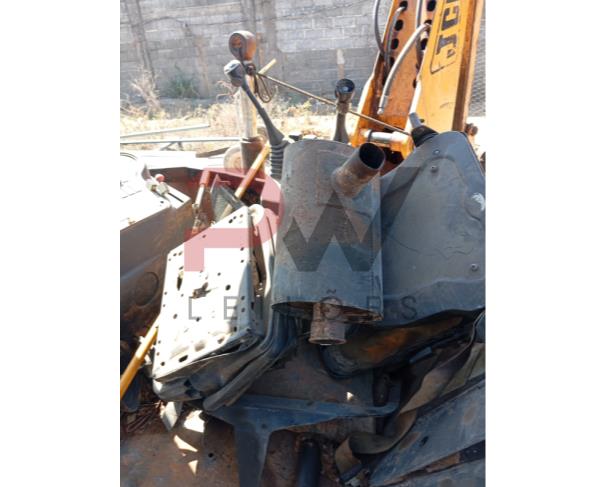 Foto de TRATOR JCB 4X4, AMARELA, ANO: 2011, NO ESTADO EM QUE SE ENCONTRA. 