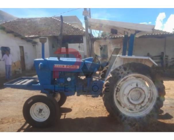 Foto de TRATOR FORD 4600, ANO 1984, SÉRIE V180610, NO ESTADO EM QUE SE ENCONTRA.
