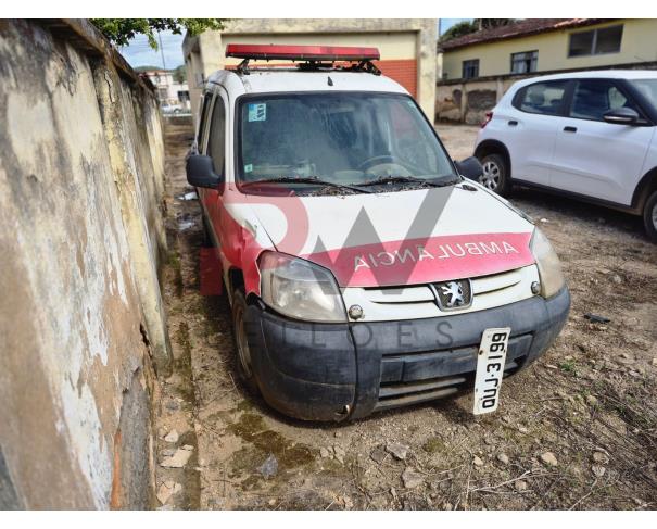 Foto de CAMINHONETE, I/PEUGEOT PART GREENCAR, BRANCA, 2018/2019, ALCOOL/GASOLINA, CHASSI: 8AEGCNFN8KG500306, RENAVAM: 01199348470, NO ESTADO EM QUE SE ENCONTRA.