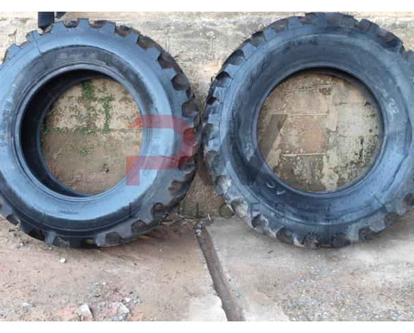 Foto de LOTE CONTENDO 02 PNEUS DE TRATOR PIRELLI, MEDIDA 14.9-28, NO ESTADO EM QUE SE ENCONTRAM.