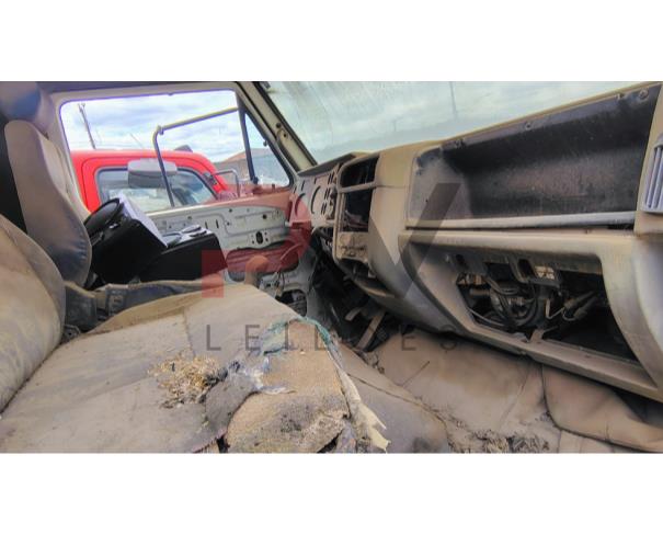 Foto de CARGA / CAMINHAO VW/13.180, 2000/2000, DIESEL, AZUL, CHASSI: 9BWX2VHP1YRY03663, RENAVAM: 00735554382, NO ESTADO EM QUE SE ENCONTRA. MOTOR AVARIADO.