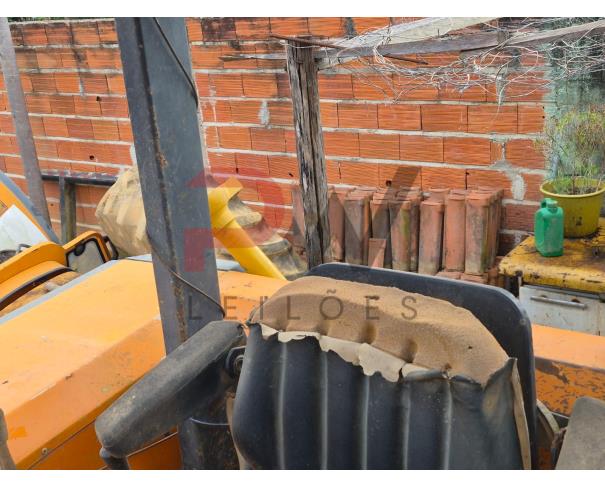 Foto de LOTE CONTENDO TRATOR BUDNY, 2015/2015, Nº DE SÉRIE: B1S484449, NO ESTADO EM QUE SE ENCONTRA.
