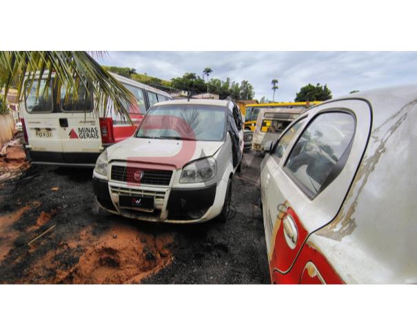 Foto de AUTOMOVEL FIAT/DOBLO ESSENCE 1.8, 2015/2016,BRANCA, ALCOOL/GASOLINA, CHASSI: ...33389, NO ESTADO EM QUE SE ENCONTRA.