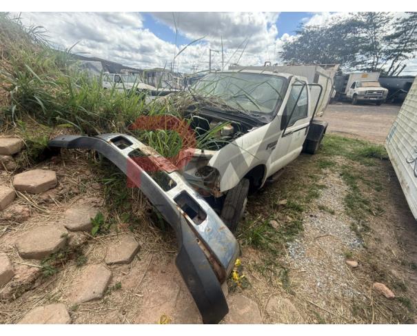 Foto de CARGA / CAMINHAO FORD/F 4000 4X4 P, 2014/2015, DIESEL, BRANCA, CHASSI: 9BFLF49P3FB003366, RENAVAM: 01045013029, NO ESTADO EM QUE SE ENCONTRA. VEÍCULO ESTÁ SEM MOTOR.O MOTOR ESTÁ DESMONTADO E FORA DO VEÍCULO.