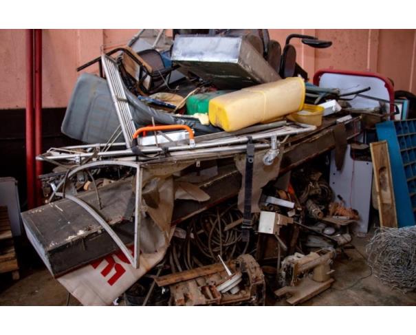 Foto de LOTE DE SUCATAS DIVERSAS, ARMÁRIOS, MATERIAIS INFORMÁTICA, ELETRONICOS, ETC, NO ESTADO EM QUE SE ENCONTRA