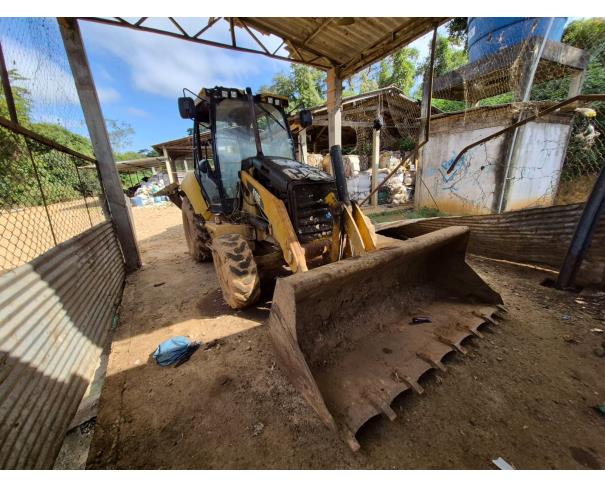 Foto de RETROESCAVADEIRA  CATERPILLAR , ANO: 2013, SÉRIE: G4D48847, NO ESTADO EM QUE SE ENCONTRA.