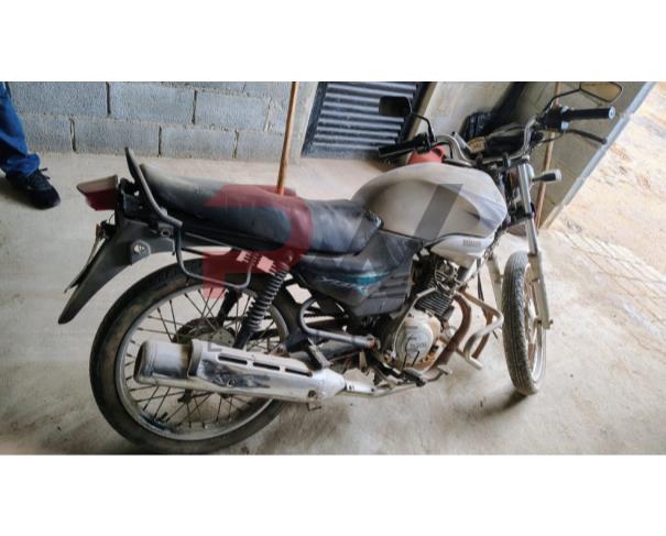 Foto de MOTOCICLE YAMAHA/YBR 125K, 2005/2006, PRATA, GASOLINA, CHASSI: ...11279, NO ESTADO EM QUE SE ENCONTRA.