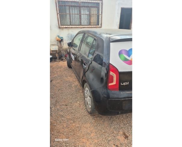 Foto de AUTOMOVEL VW/UP TAKE MA, ALCOOL/GASOLINA, BRANCA, 2014/2015, CHASSI: 9BWAG4129FT542282, RENAVAM: 01245033317, NO ESTADO EM QUE SE ENCONTRA. 