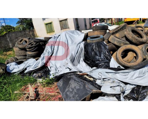 Foto de LOTE CONTENDO PNEUS, NO ESTADO EM QUE SE ENCONTRA.
