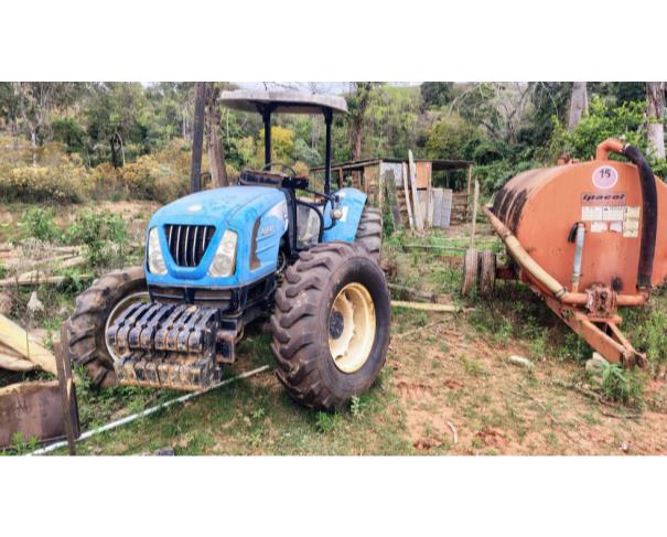 Foto de LOTE CONTENDO 01 TRATOR LS 80, Nº DE SÉRIE: 1080000189, NO ESTADO EM QUE SE ENCONTRA.