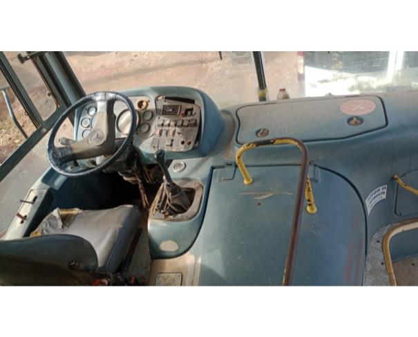 Foto de ONIBUS M.BENZ/CAIO APACHES21 U, DIESEL, BEGE, 2002/2002, CHASSI: 9BM3840672B303508, RENAVAM: 00789323850, NO ESTADO EM QUE SE ENCONTRA.