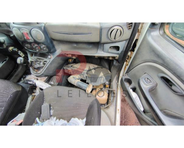 Foto de AUTOMOVEL FIAT/DOBLO ESSENCE 1.8, 2015/2016,BRANCA, ALCOOL/GASOLINA, CHASSI: ...33389, NO ESTADO EM QUE SE ENCONTRA.