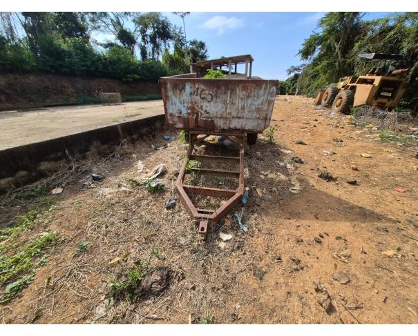 Foto de LOTE CONTENDO CARRETA AGRÍCOLA, NO ESTADO EM QUE SE ENCONTRA.