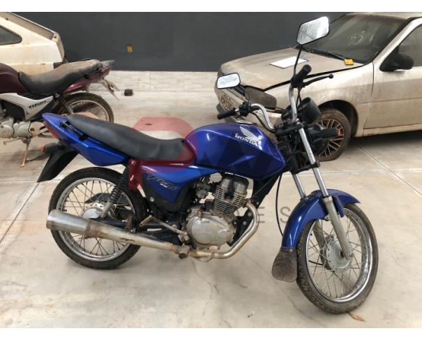Foto de PASSAGEIRO / HONDA / CG 150 TITAN KS / Placa: HBF6343 / UF : MG / Município: DONA EUSEBIA / Ano fabricação: 2004 / Ano modelo: 2004 / Cor: AZUL / Chassi: 9C2KC08105R073340 / Motor: KC08E15073340 / RENAVAM: 00845045954, NO ESTADO EM QUE SE ENCONTRA. 
