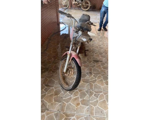 Foto de MOTOCICLETA, HONDA/CG 125 TITAN, VERMELHA, 1999/1999, GASOLINA, CHASSI: 9C2JC2500XR173877, RENAVAM: 730279529, NO ESTADO EM QUE SE ENCONTRA.