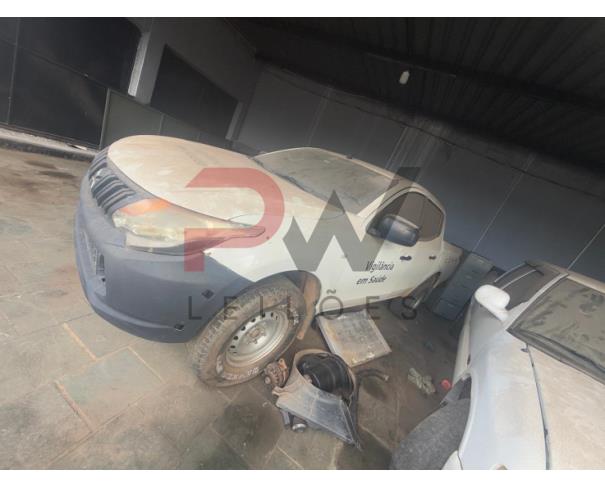 Foto de CAMINHONE MMC/L200 TRITON SPT GL, DIESEL, BRANCA, 2018/2019, CHASSI: ...17440, NO ESTADO EM QUE SE ENCONTRA.