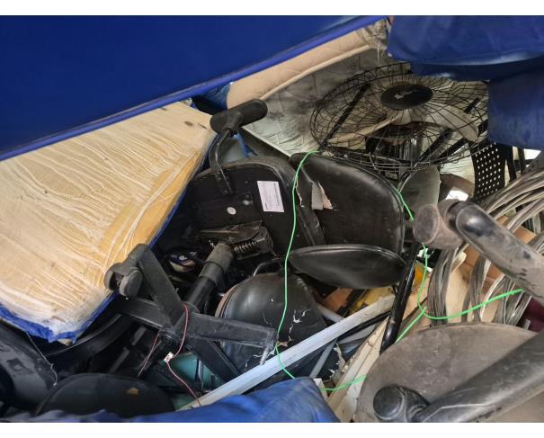Foto de LOTE COMPOSTO POR SUCATA DE: MATERIAL HOSPITALAR, MOBILIÁRIOS, ELETRODOMÉSTICOS, CÂMARA FRIA, NO ESTADO EM QUE SE ENCONTRAM.