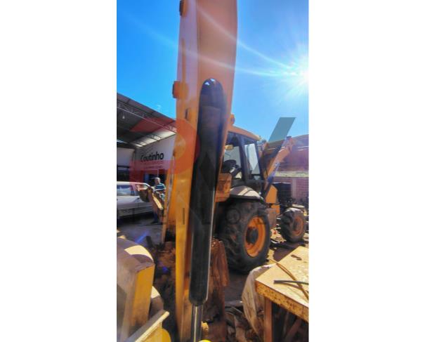 Foto de RETRO ESCAVADEIRA JCB, AMARELA, SERIE: S1N028410, CHASSI: 9B9214T74DBDT4189, NO ESTADO EM QUE SE ENCONTRA.