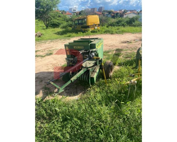 Foto de ANCINHO ESPARRAMADOR PARA FORRAGEM AF320 e ENFARDADEIRA DE CÂMARA FIXA AGRO FORN AF60, NO ESTADO EM QUE SE ENCONTRA.