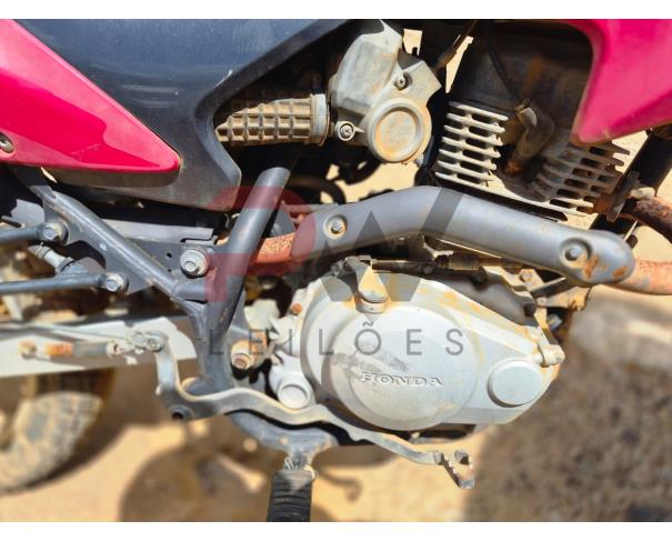 Foto de MOTOCICLETA, HONDA/NXR150 BROS ESD, VERMELHA, 2012/2012, ALCOOL/GASOLINA, RENAVAM: 484404660, CHASSI: 9C2KD0540CR563803, NO ESTADO EM QUE SE ENCONTRA.