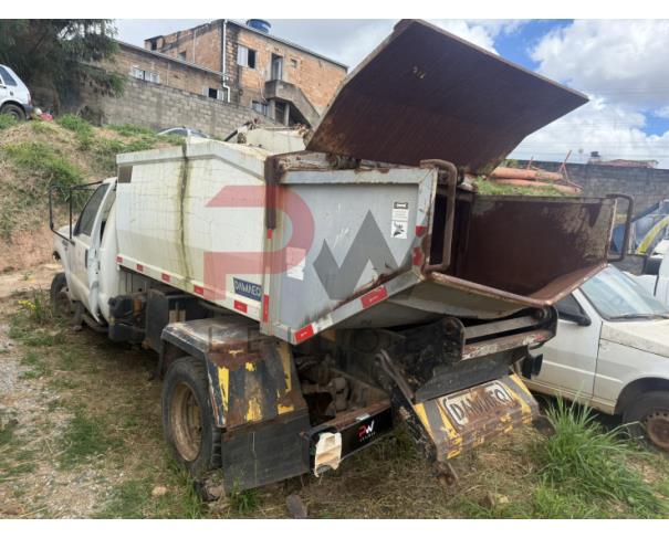 Foto de CARGA / CAMINHAO FORD/F 4000 4X4 P, 2014/2015, DIESEL, BRANCA, CHASSI: 9BFLF49P3FB003366, RENAVAM: 01045013029, NO ESTADO EM QUE SE ENCONTRA. VEÍCULO ESTÁ SEM MOTOR.O MOTOR ESTÁ DESMONTADO E FORA DO VEÍCULO.