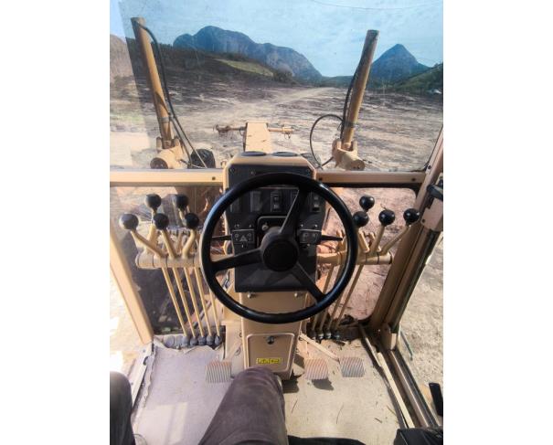Foto de MOTONIVELADORA CATERPILLAR, 120K, AMARELA, ANO 2011, Nº DE IDENT: CAT0120KEJAP01086, Nº DE SÉRIE: KHX32551, NO ESTADO EM QUE SE ENCONTRA.