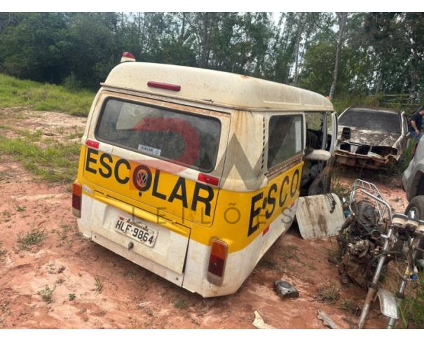Foto de PAS/MICROONIBUS VW/KOMBI ESCOLAR, 2012/2013, ALC/GASOL, BRANCA, PLACA HLF - 9864, RENAVAM: 00480176787, CHASSI: 9BWMF07XXDP003204, NO ESTADO EM QUE SE ENCONTRA.