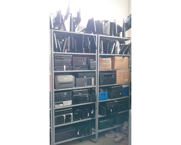 Foto de LOTE CONTENDO MATERIAIS DE INFORMÁTICA, NO ESTADO EM QUE SE ENCONTRA.
