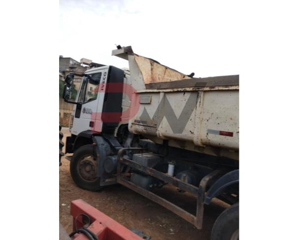 Foto de CAMINHAO IVECO/TECTOR 170E22, DIESEL, BRANCA, 2013/2013, CHASSI: 93ZA1RGH0D8923857, RENAVAM: 00559122632, NO ESTADO EM QUE SE ENCONTRA.