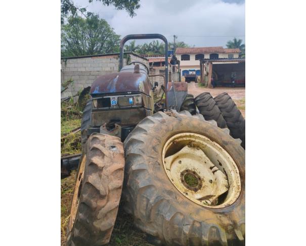 Foto de LOTE CONTENDO TRATOR DESMONTADO NEW HOLLAND TL55E, ANO 2003, NO ESTADO EM QUE SE ENCONTRA.